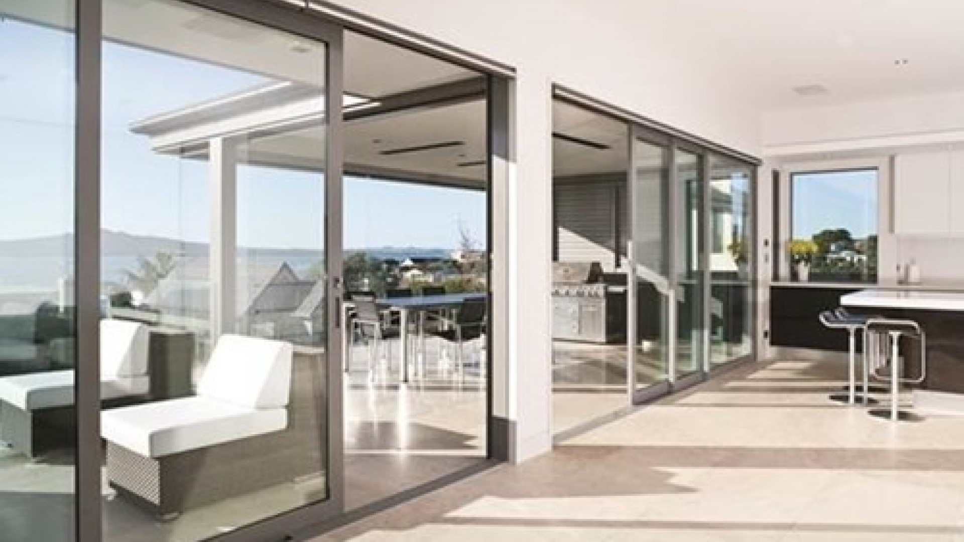 How to choose the best sliding doors for stunning views Altus